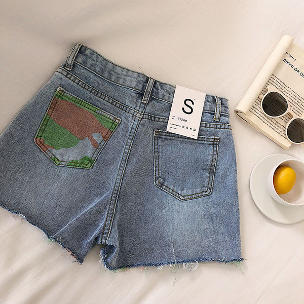 Pantaloni scurți casual din denim cu motive de camuflaj în albastru