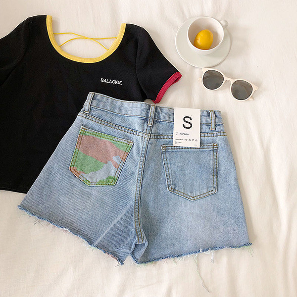 Pantaloni scurți casual din denim cu motive de camuflaj în albastru