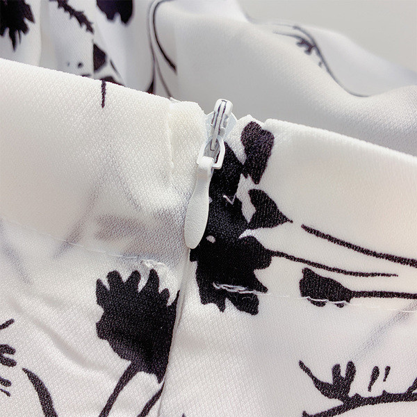 Rochie moderna de dama cu model floral alb-negru