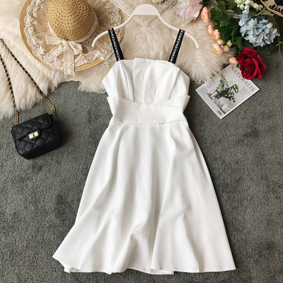 Rochie elegantă de damă în alb, roșu și roz