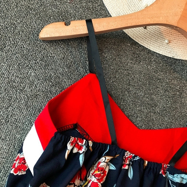 Rochie eleganta de dama cu bretele subtiri si model floral - model lung