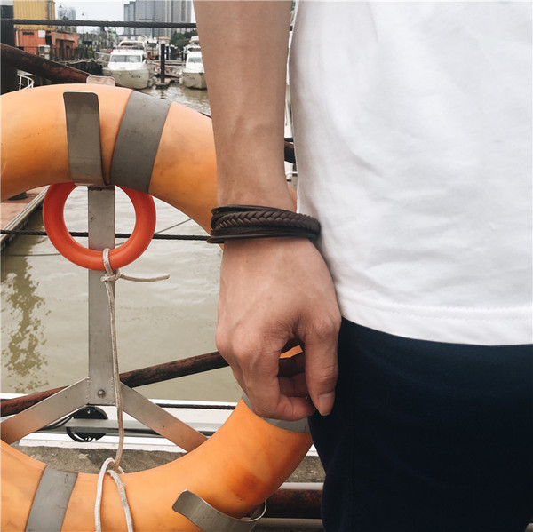 Brățară bărbătească în negru și maro