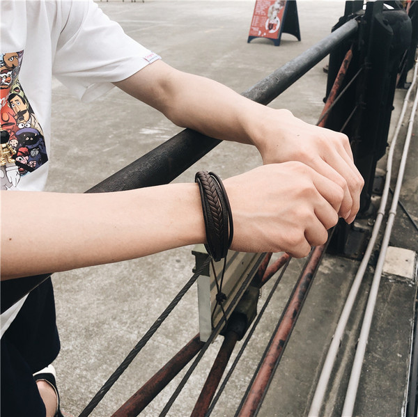 Brățară bărbătească în negru și maro