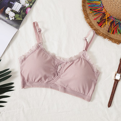 Női melltartó pántokkal és csipke elemmel több színben