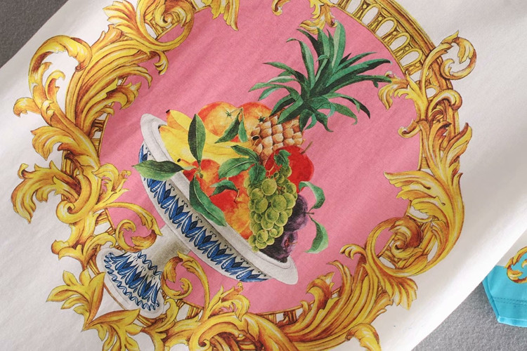 Tricou alb de dama cu maneca scurta si aplicatie