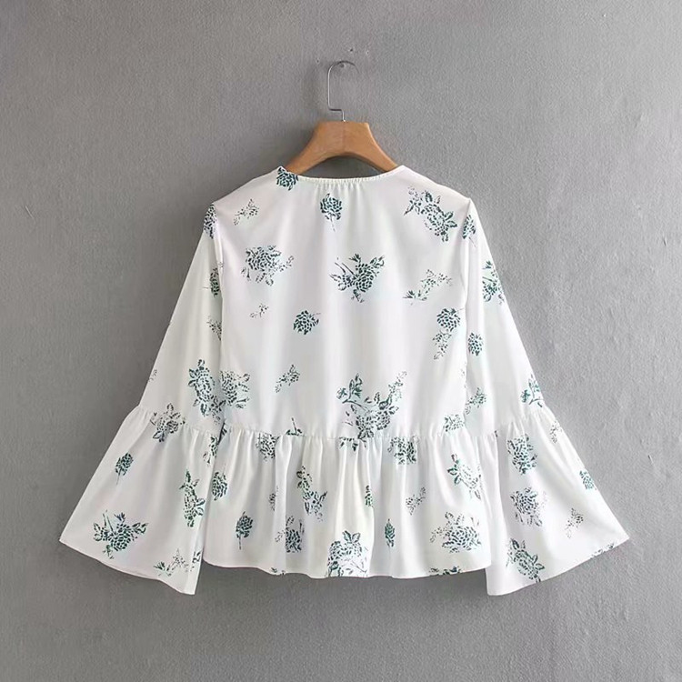 Cămașă de damă decupată cu decolteu în V și mânecă lotus cu model alb și floral