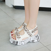 Μοντέρνα γυναικεία σανδάλια με εκτύπωση ζώων