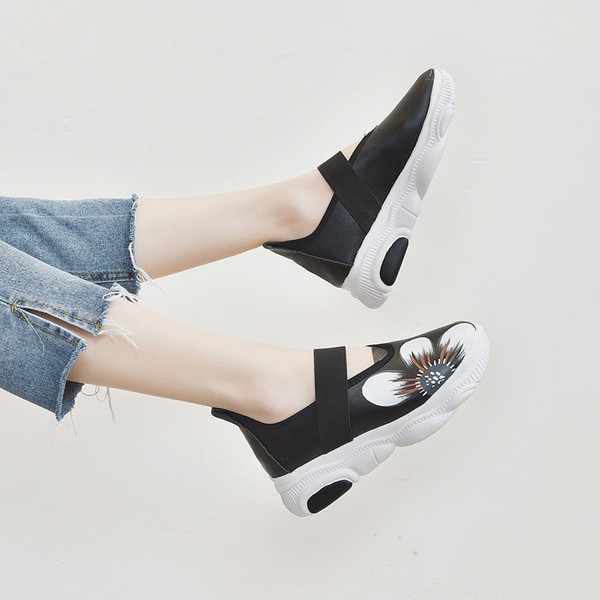 Pantofi casual dama cu aplicatie in negru si rosu