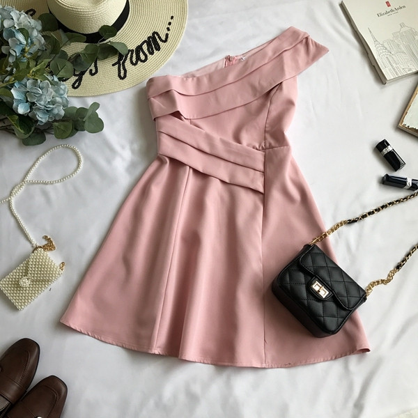 Rochie de dama eleganta cu o maneca in mai multe culori