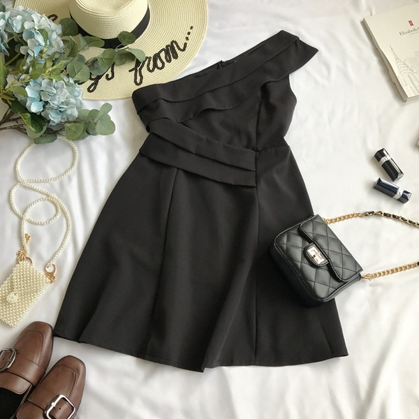 Rochie de dama eleganta cu o maneca in mai multe culori