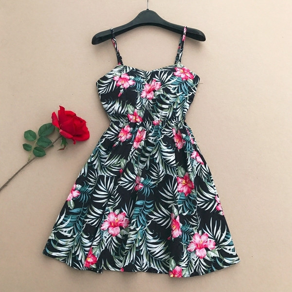 Rochie de dama colorata cu bretele subtiri cu model floral