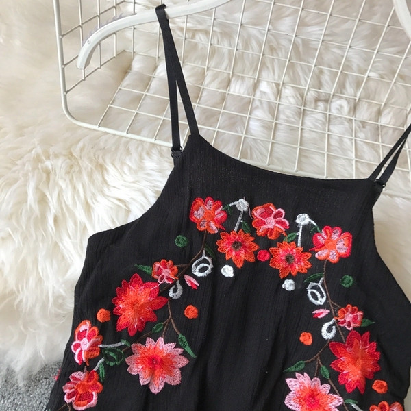 Set de vară pentru femei din două părți - maiou și pantaloni cu broderie