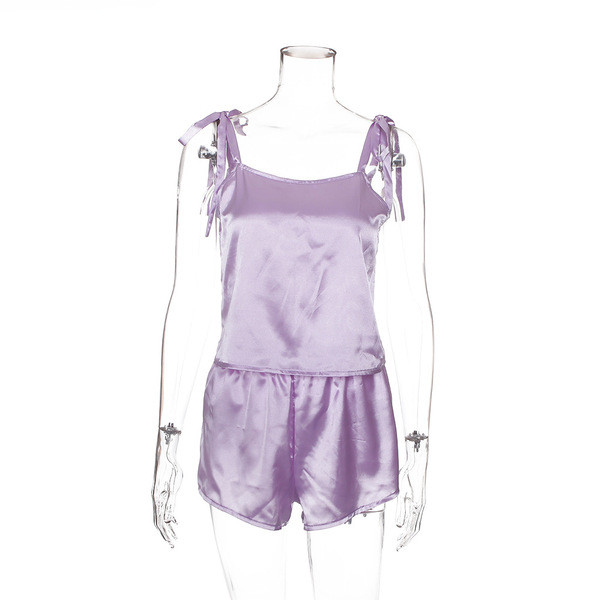 Szatén női pizsama két részből, lila színű megkötővel