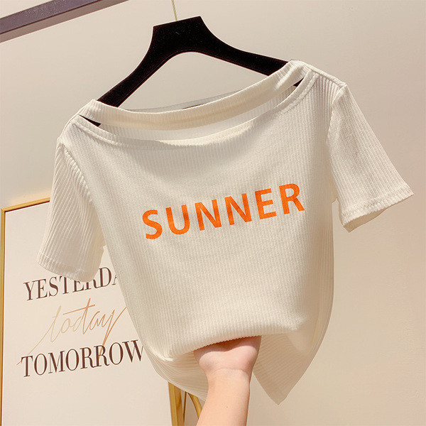 Bluză de damă cu inscripție și mâneci scurte în mai multe culori