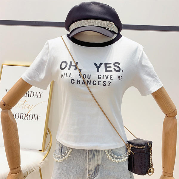 Női póló kerek nyakkivágással, felirattal