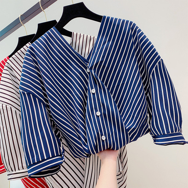 Cămașă de damă în dungi cu nasturi în mai multe culori