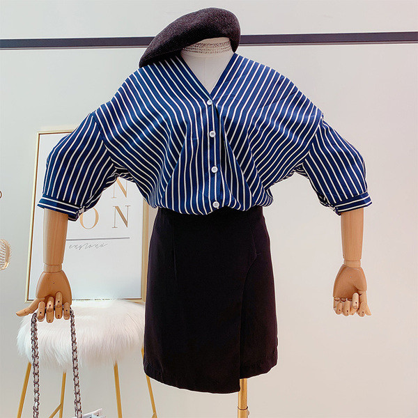 Cămașă de damă în dungi cu nasturi în mai multe culori