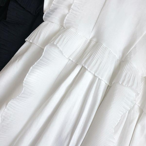 Női alkalmi ruha rövid ujjú fehér és fekete színben