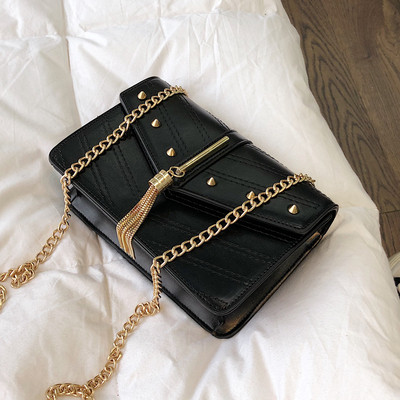 Geanta de dama eleganta cu decor metalic in patru culori