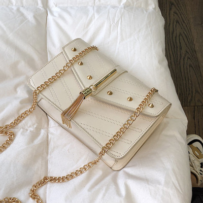 Geanta de dama eleganta cu decor metalic in patru culori