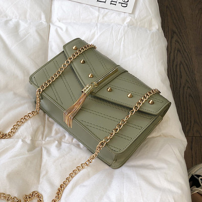 Geanta de dama eleganta cu decor metalic in patru culori