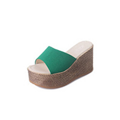 Μοντέρνες γυναικείες παντόφλες πλατφόρμας σε μαύρο, πράσινο και μπεζ χρώμα