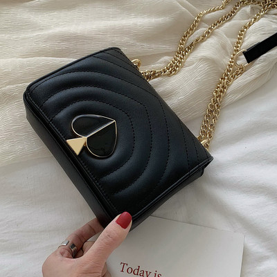 Geanta de dama cu inchidere metalica in mai multe culori