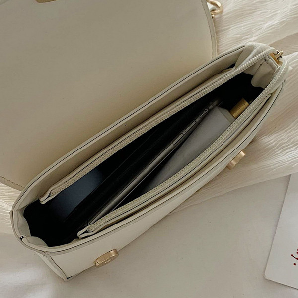 Geanta de dama cu inchidere metalica in mai multe culori