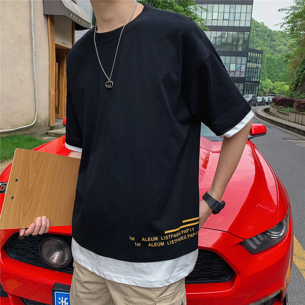 Alkalmi férfi póló fekete, piros és szürke felirattal