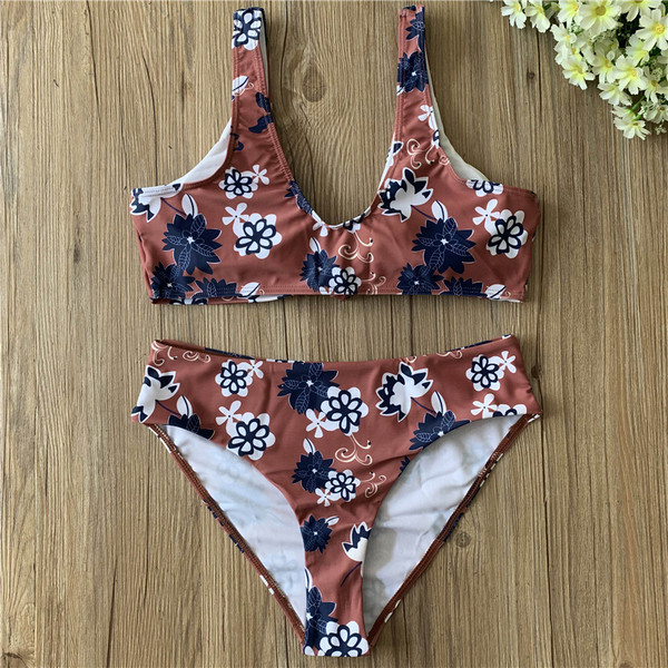 Γυναικεία μαγιό με  floral πριντ