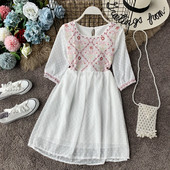 Alkalmi női ruha 3/4-es ujjal és több színben hímzéssel