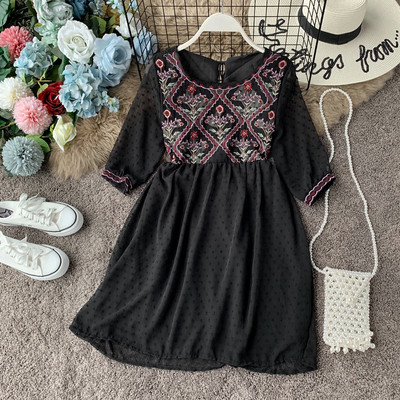 Alkalmi női ruha 3/4-es ujjal és több színben hímzéssel