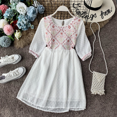 Alkalmi női ruha 3/4-es ujjal és több színben hímzéssel