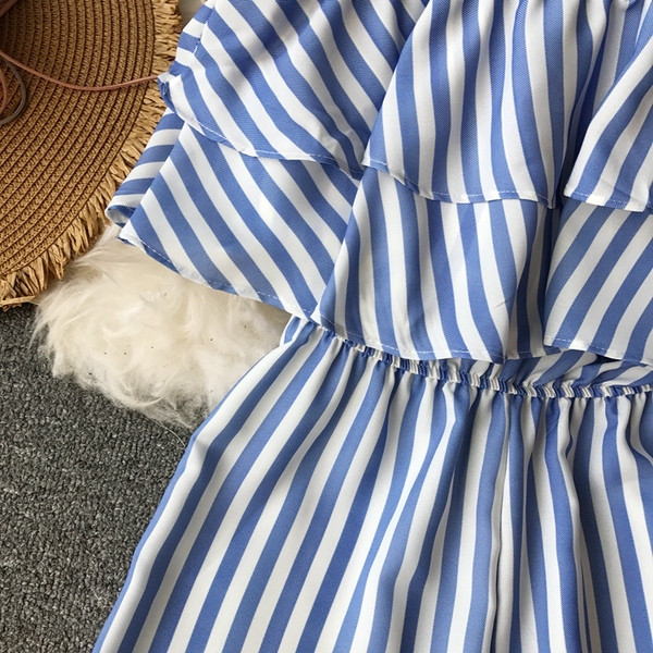 Γυναικεία ολόσωμη φόρμα  με γυμνούς ώμους σε μπλε χρώμα