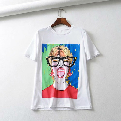 Tricou de dama alb cu maneca scurta decolteu oval si aplicatie