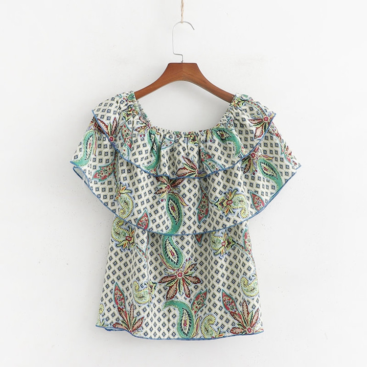 Bluza larga de dama cu umerii goi in model alb si floral