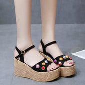 Sandale de dama moderne in negru si maro cu pietre colorate