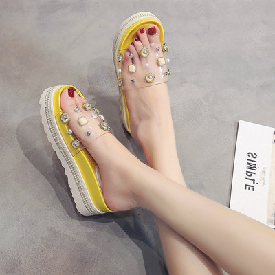 Casual γυναικείες παντόφλες σε λευκό και κίτρινο χρώμα με πέτρες