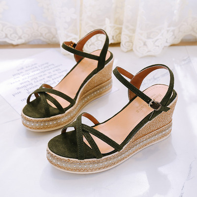 Γυναικεία σανδάλια σε πλατφόρμα σε τέσσερα χρώματα