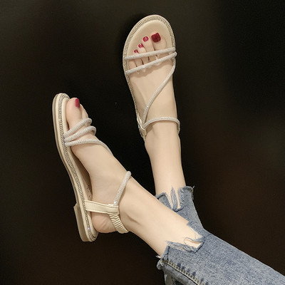 Fekete és ezüst kövekkel díszített női szandál