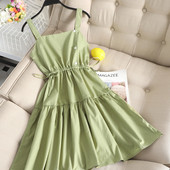 Hétköznapi női ruha gombokkal és nyakkendőkkel három színben