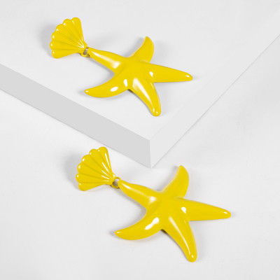 Cercei de dama in forma de stea in diferite culori