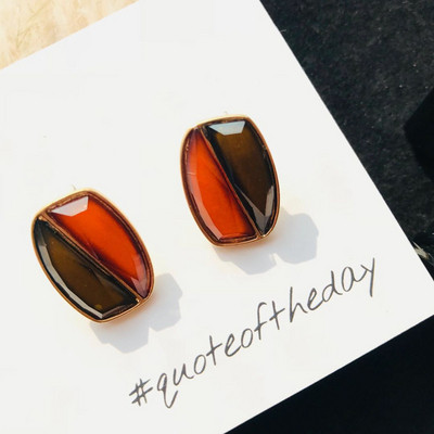 Noul model de cercei de zi cu zi pentru damă în trei culori