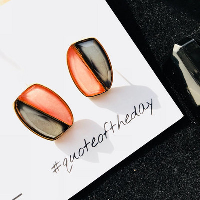 Noul model de cercei de zi cu zi pentru damă în trei culori