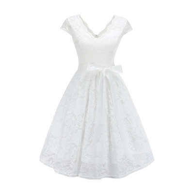 Stílusos női ruha rövid ujjal és csipkével több színben