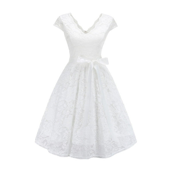 Stílusos női ruha rövid ujjal és csipkével több színben