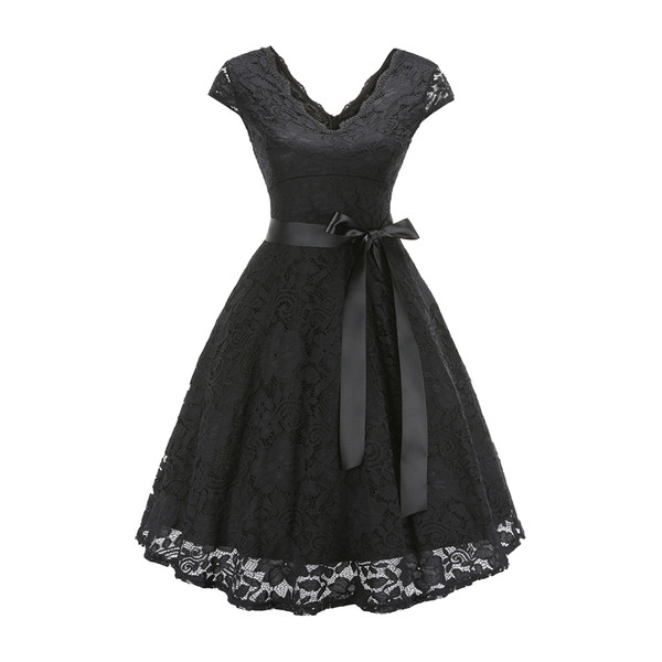 Stílusos női ruha rövid ujjal és csipkével több színben