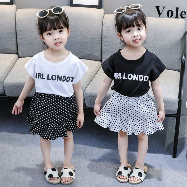 Set modern pentru copii in doua culori din doua parti - fusta si tricou