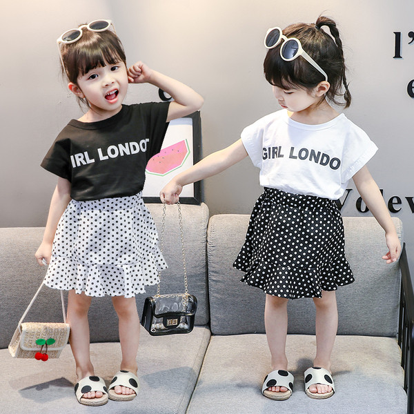 Set modern pentru copii in doua culori din doua parti - fusta si tricou