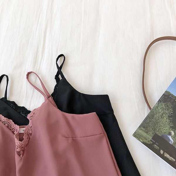 Maieu modern de dama cu bretele subtiri si dantela in trei culori